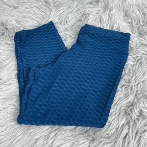 Engergy Fitwear Capri Booty Leggings, Size S